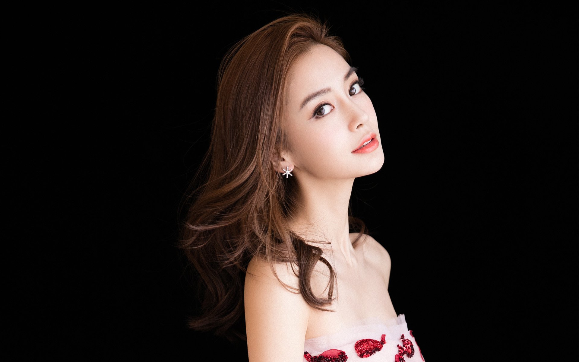 中国篮球运动员防守技术提升策略及训练方法，篮球个人防守技术